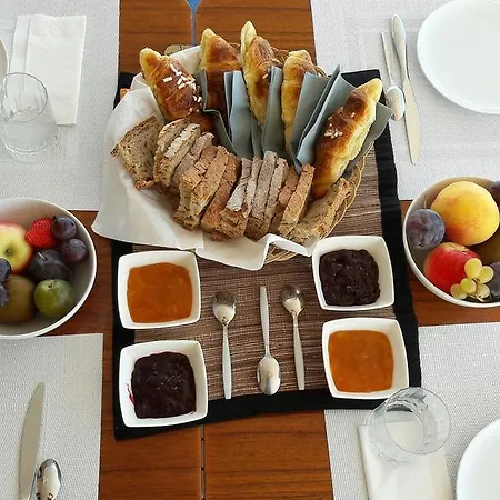 Yacht Ipsum Úszó hotel